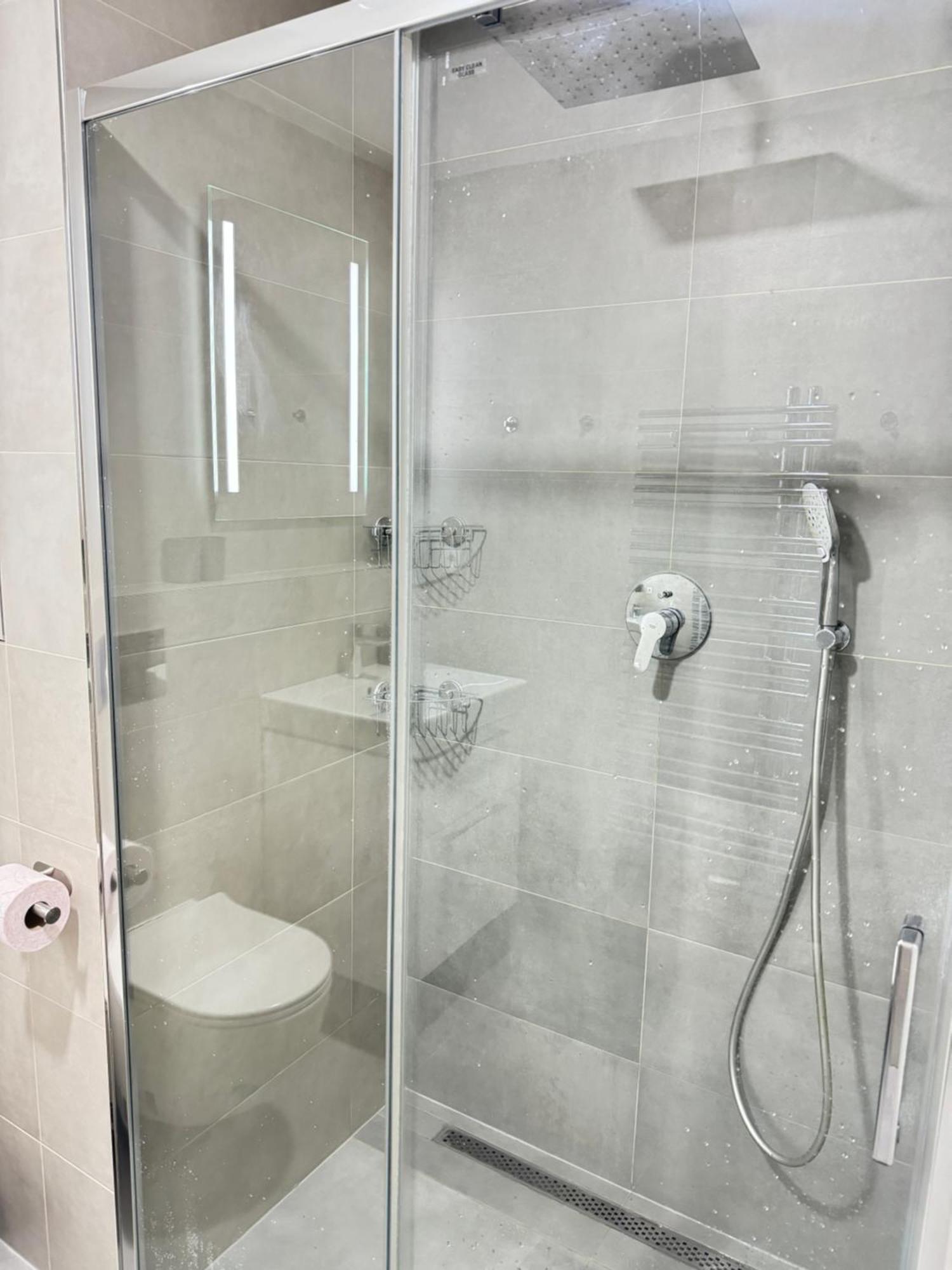 Free Parking - Cozy Apartment Near Vysehrad Railway Bridge プラハ エクステリア 写真
