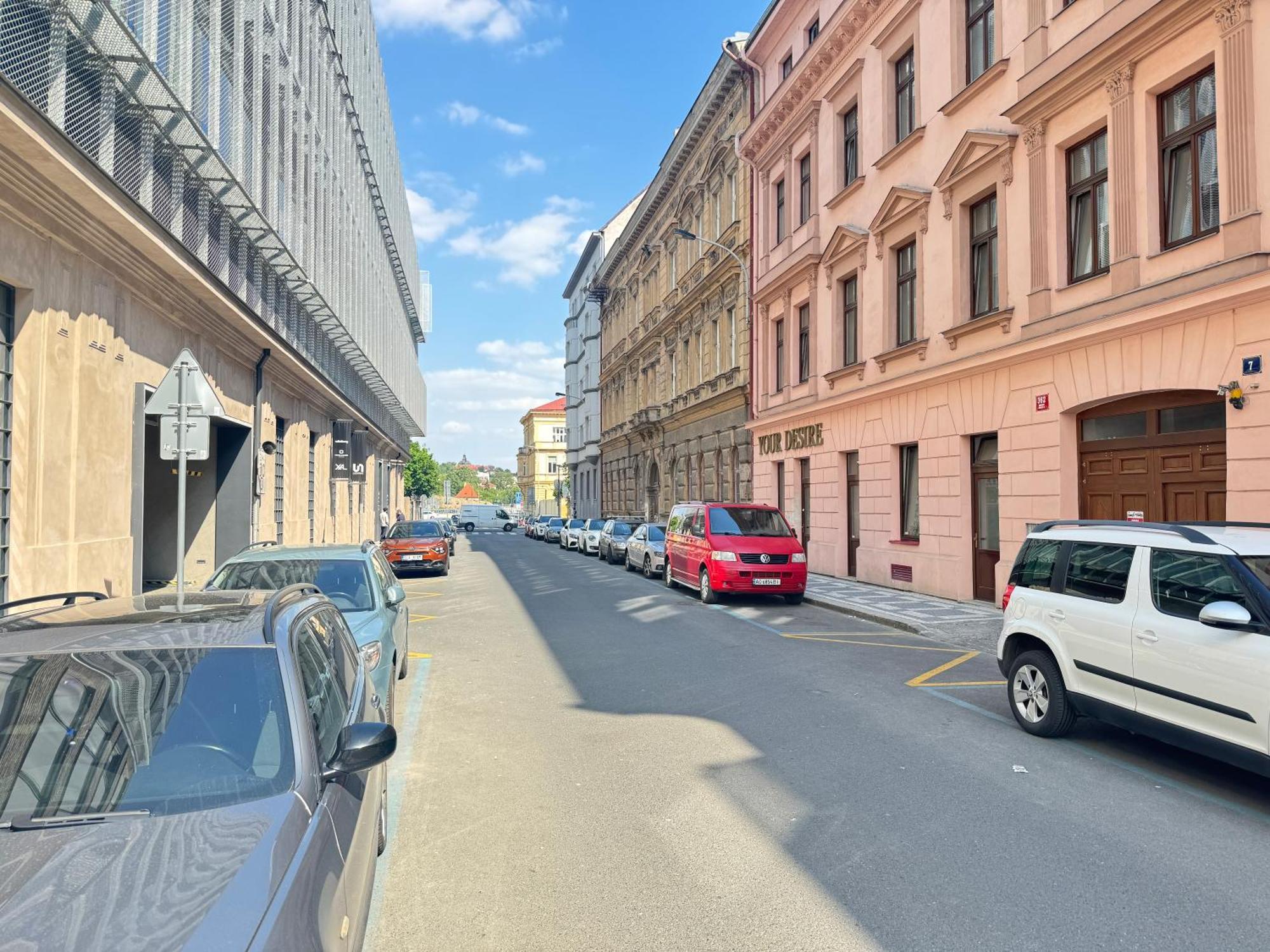 Free Parking - Cozy Apartment Near Vysehrad Railway Bridge プラハ エクステリア 写真